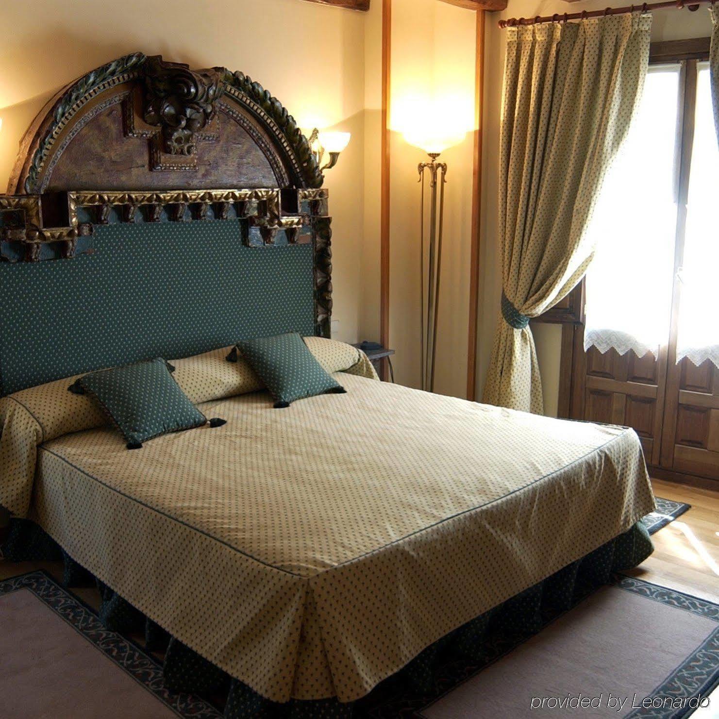 Hotel Alcazar Segovia Camera foto